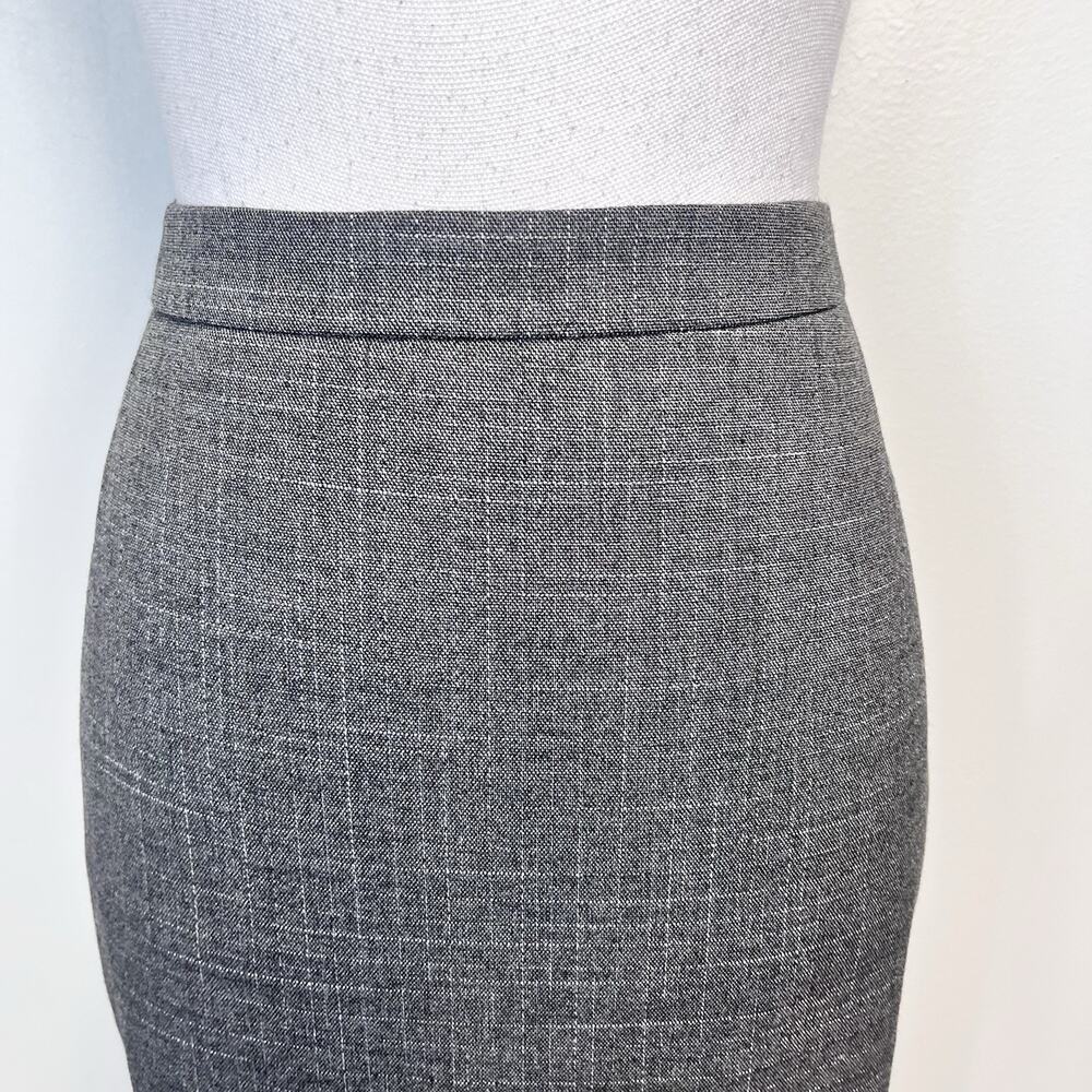 Ann Taylor Skirt size 2 Gray White Plaid Pencil Knee Stretch Career Suit Church - Picture 2 of 6